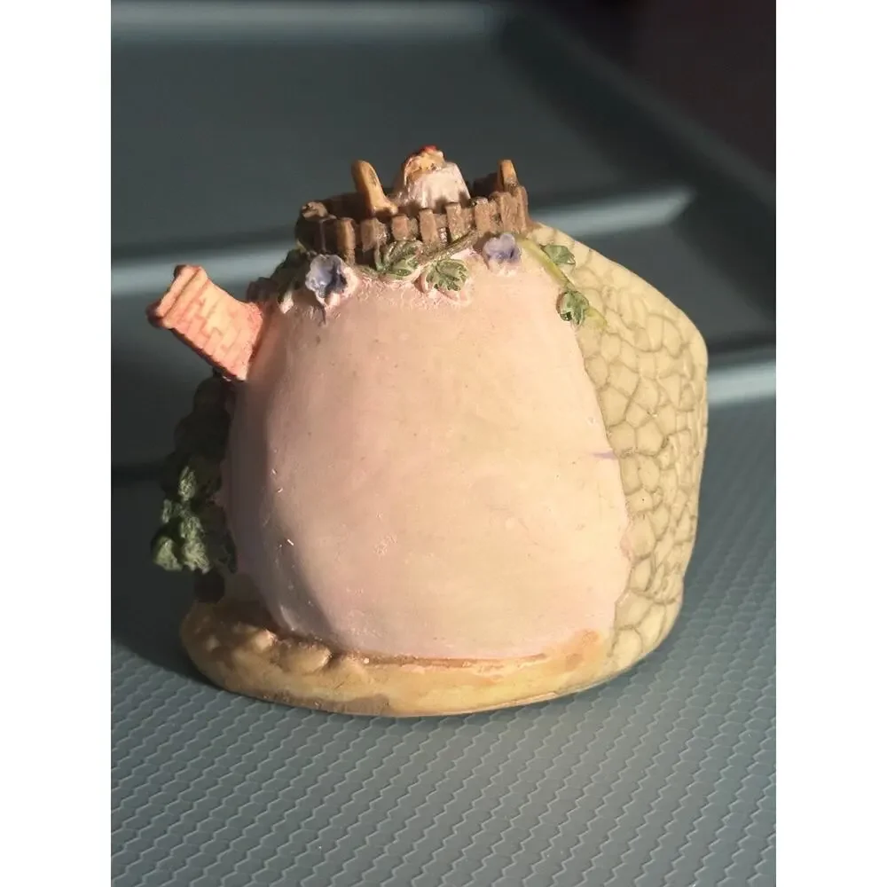 Vintage Miniature Cottage Diorama Figurine – Bear Scene Decorative Collectible